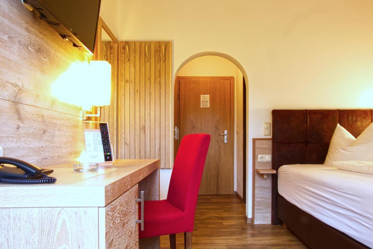 Garnihotel Zur Linde - Bayerischer Wald - Aktivcard Mit 154 Kostenfreien Leistungen - Kostenloser Parkplatz Lohberg Dış mekan fotoğraf